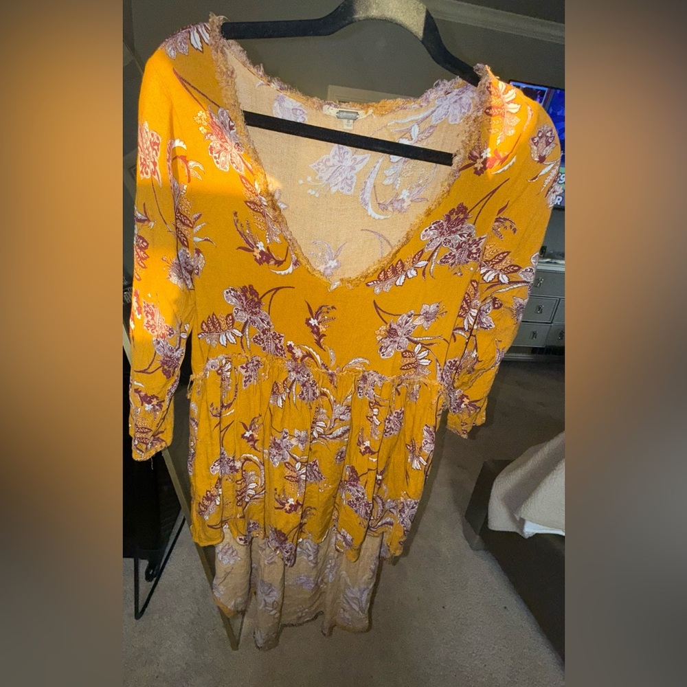 Gimmicks by BKE‎ Yellow Floral Dress
